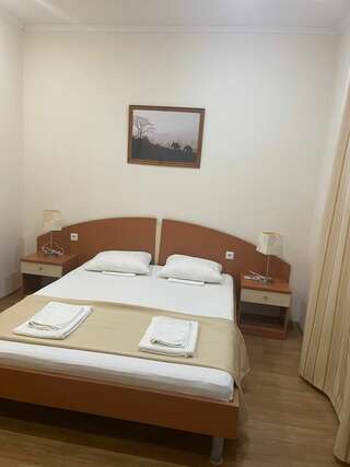 Гостиница Кедр-Запад Алупка Семейный полулюкс-6