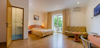 Гостиница Кедр-Запад Алупка Семейный полулюкс-2