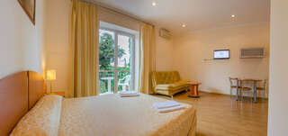 Гостиница Кедр-Запад Алупка Семейный полулюкс-3