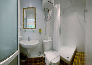 Гостиница Кедр-Запад Алупка Двухместный номер с 1 кроватью и видом на горы-2